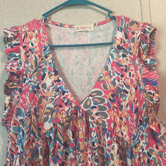 Boutique Top - Picture 4 of 5